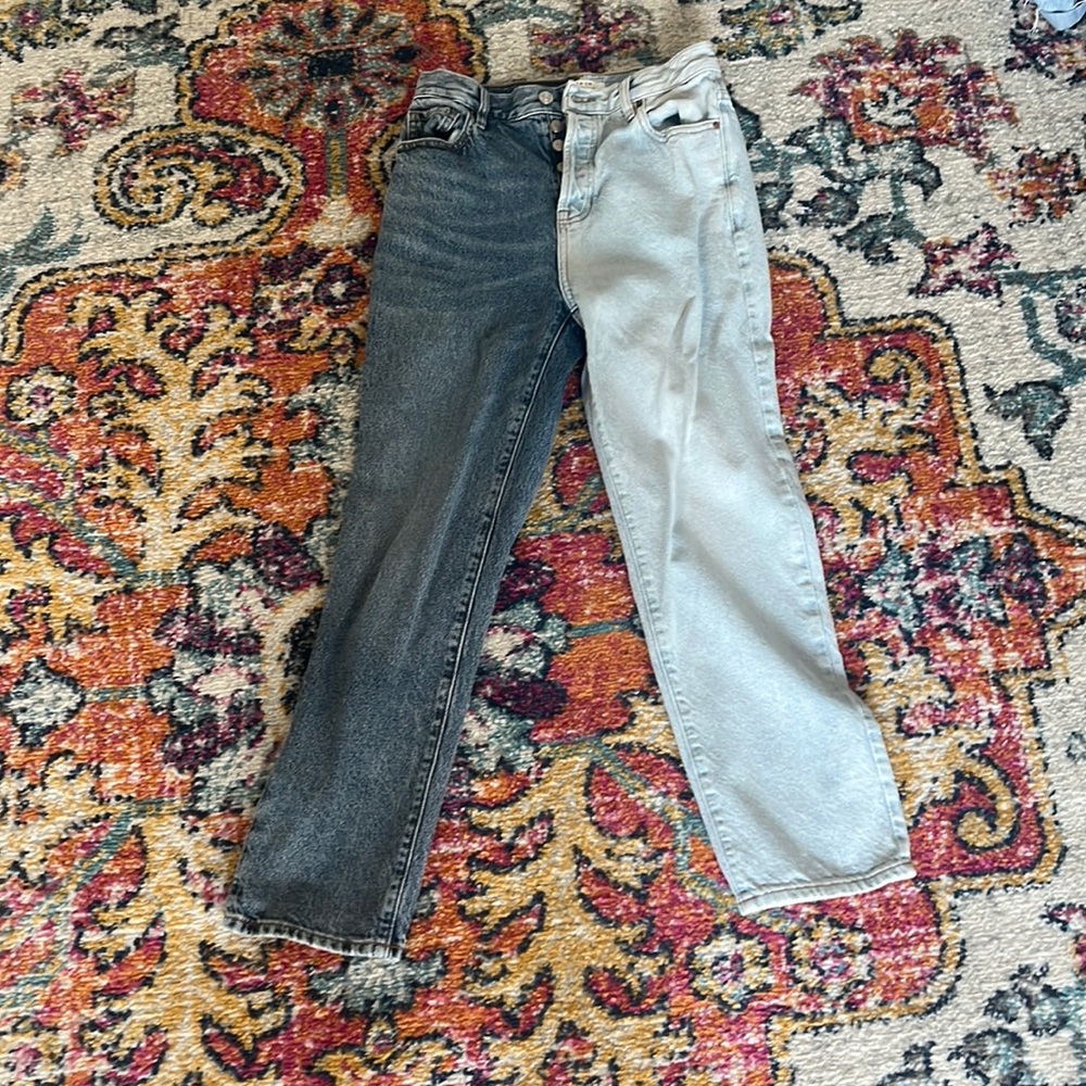 Two toned pacsun jeans, super flatter just two small for me now
